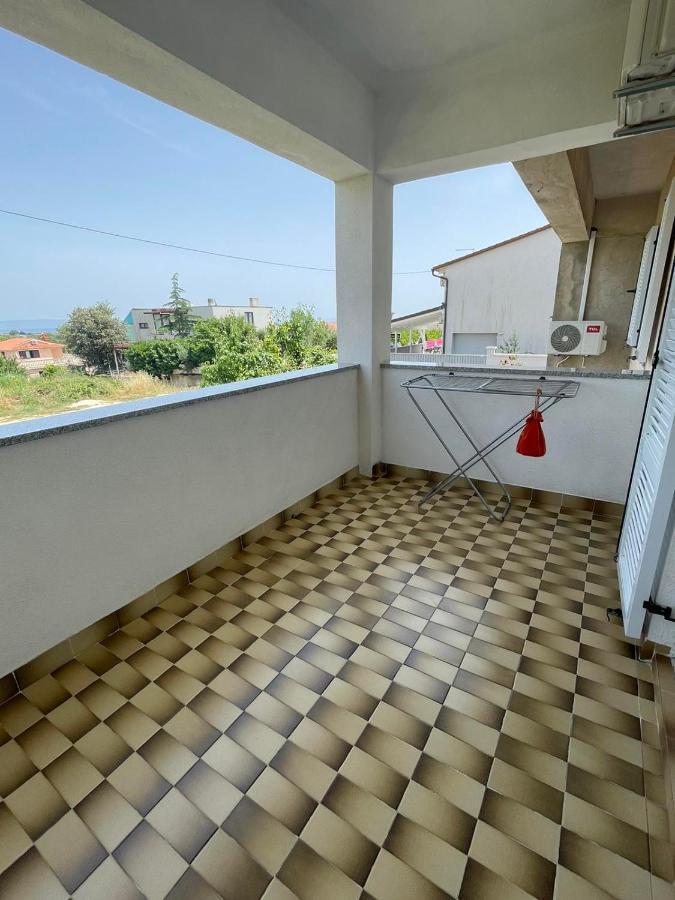 Apartman Varea Liznjan Ngoại thất bức ảnh